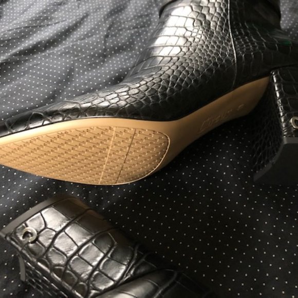 Gator embossed stack heeled booties - Picture 4 of 6